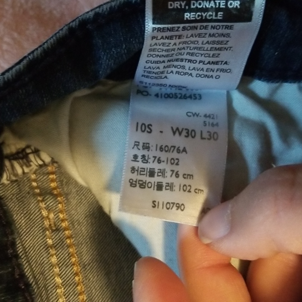 Levi's - Picture 3 of 5